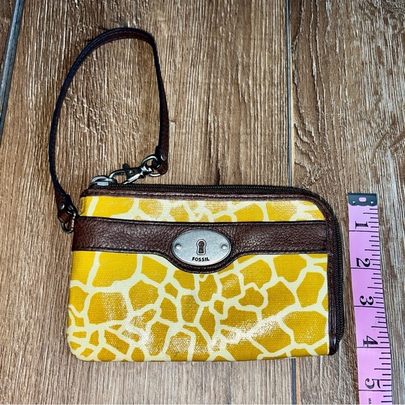 Fossil Key-Per yellow wristlet - Picture 3 of 7